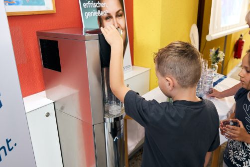 Wasserspender Schule