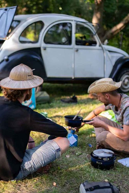 Campen, wie es Spaß macht: frei, ungezwungen und mit Appetit.