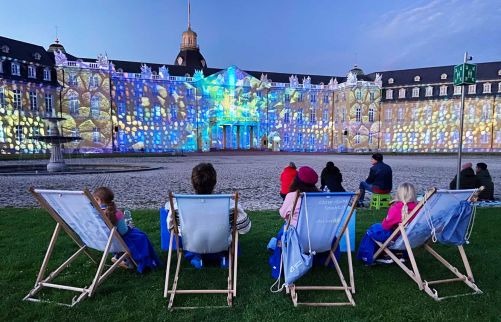 ZuschauerInnen bei den Karlsruher Schlosslichtspielen