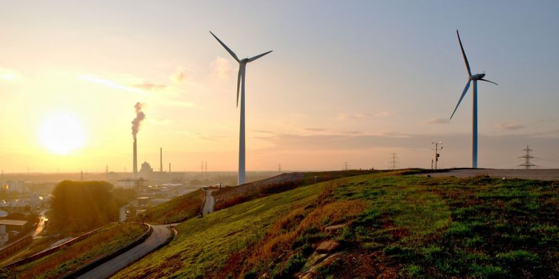 Panorama vom Energieberg im Gegenlicht des Sonnenuntergangs