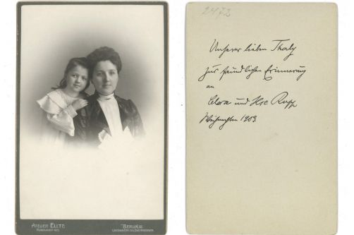 Altes Familienportrait mit handschriftlicher Notiz