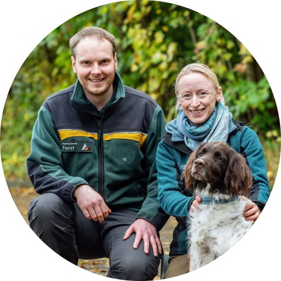 Bild von Jonas Wehrle, Stephanie Bauer und ihrem Hund Kaya