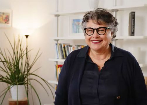 Monika Storck ist Vorsitzende der Hanne-Landgraf-Stiftung, die einen Teil der Spenden aus »Karlsruhe macht’s« erhält und an Bildungsangebote für armutsbetroffene Kinder und Jugendliche weitergibt.