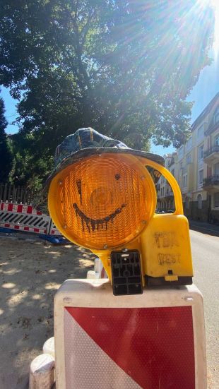 Baustellenlampe mit Mütze