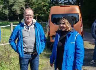 Iman El Sonbaty und Michael Homann im Moor bei Stadtwerke Karlsruhe Aktion