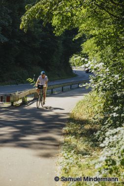 Fahrradfahrer auf Tiefentalstraße