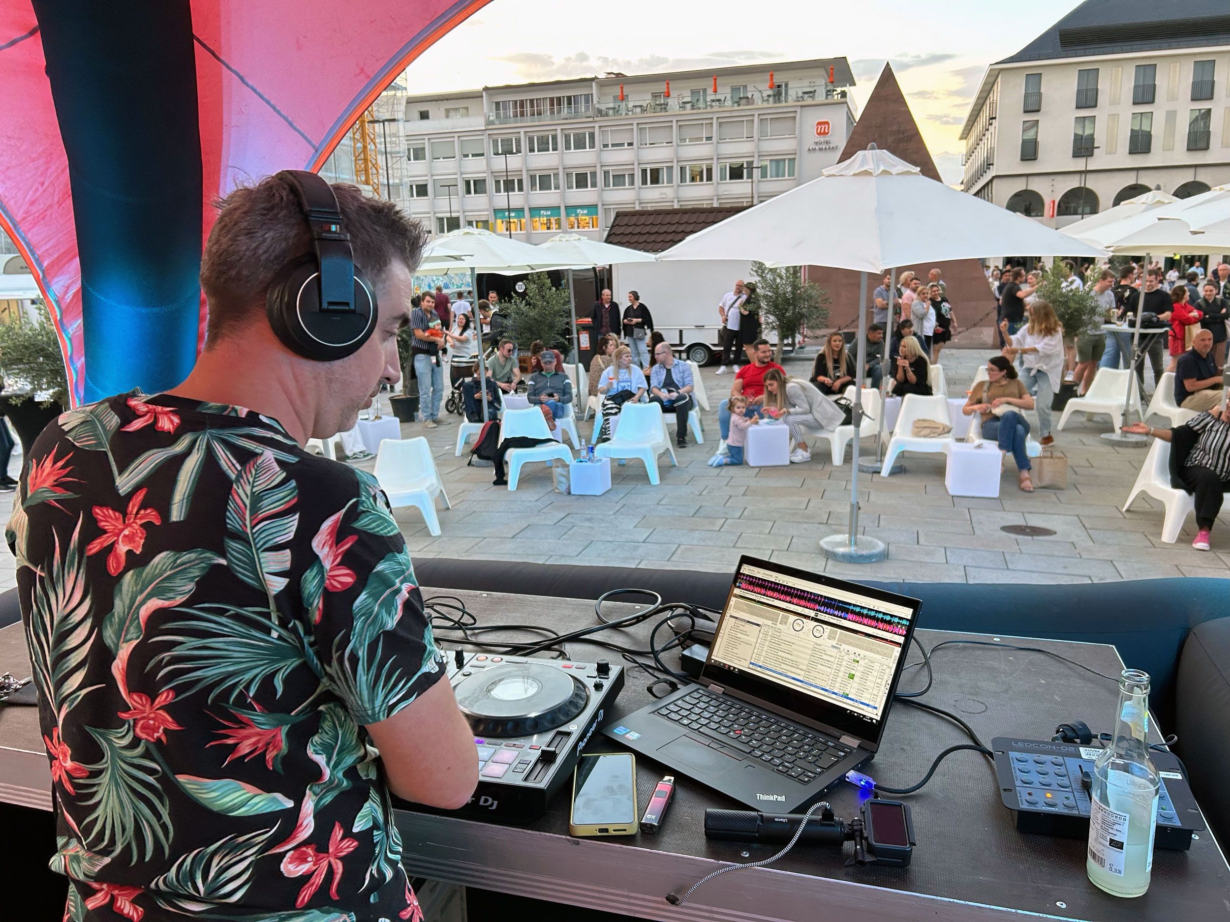 Lounge 76 DJ