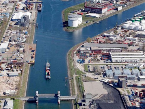 Hafensperrtor Rheinhafen Karlsruhe