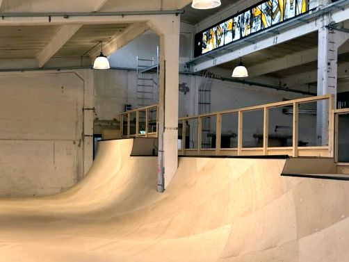 Halfpipe in der Skatehalle in Karlsruhe