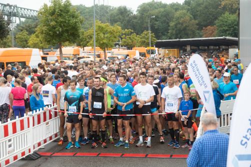 Archibild: Die Teilnehmer des Volkslaufs 2018 kurz vor dem Startschuss