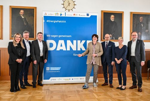 Die Partner, also die Bürgermeister*innen und Stadtwerke-Vertreter*innen aus der Region, kamen im Karlsruher Rathaus zusammen, um den Erfolg des gemeinschaftlichen #EnergiePakts vorzustellen.