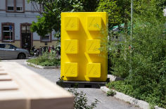 Dialog zur Kampagne „Zukunftsbaustein“: Oberbürgermeister Frank Mentrup und Stadtwerke-Geschäftsführerin Iman El Sonbaty auf dem Rüppurrer Wochenmarkt