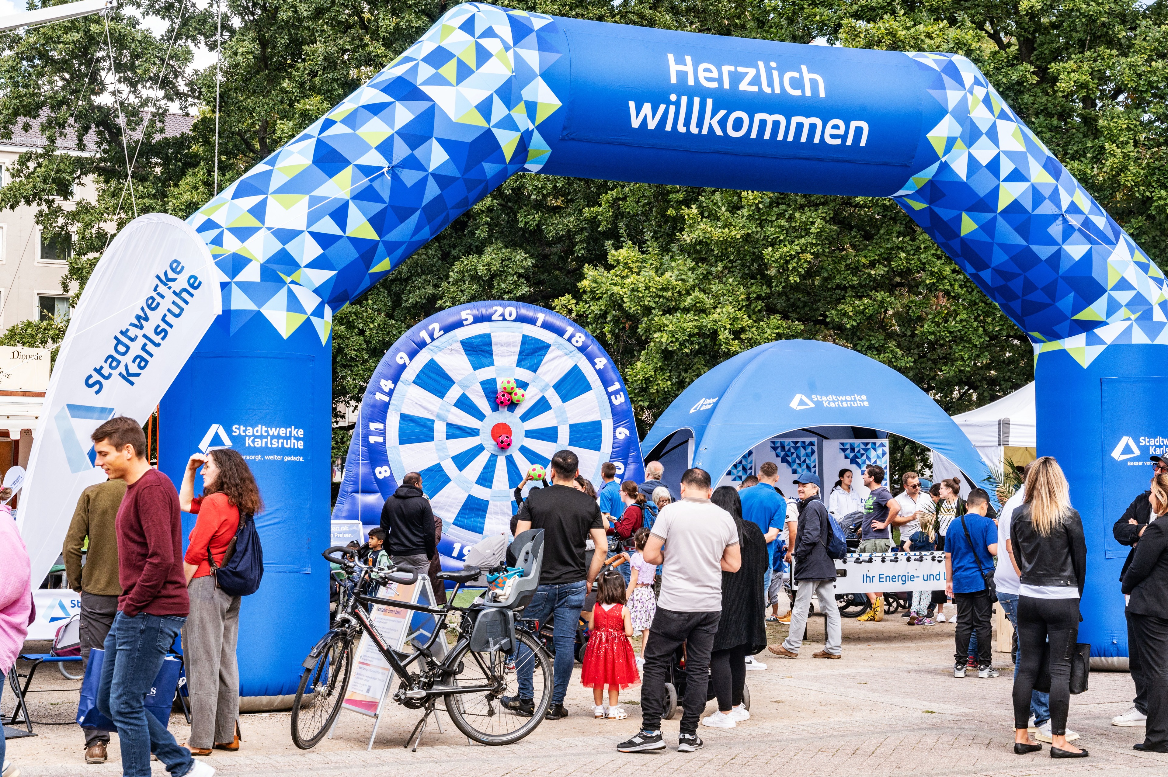 Zu sehen sind Kinder beim Ferienfest. Copyright: Stadtwerke Karlsruhe GmbH
