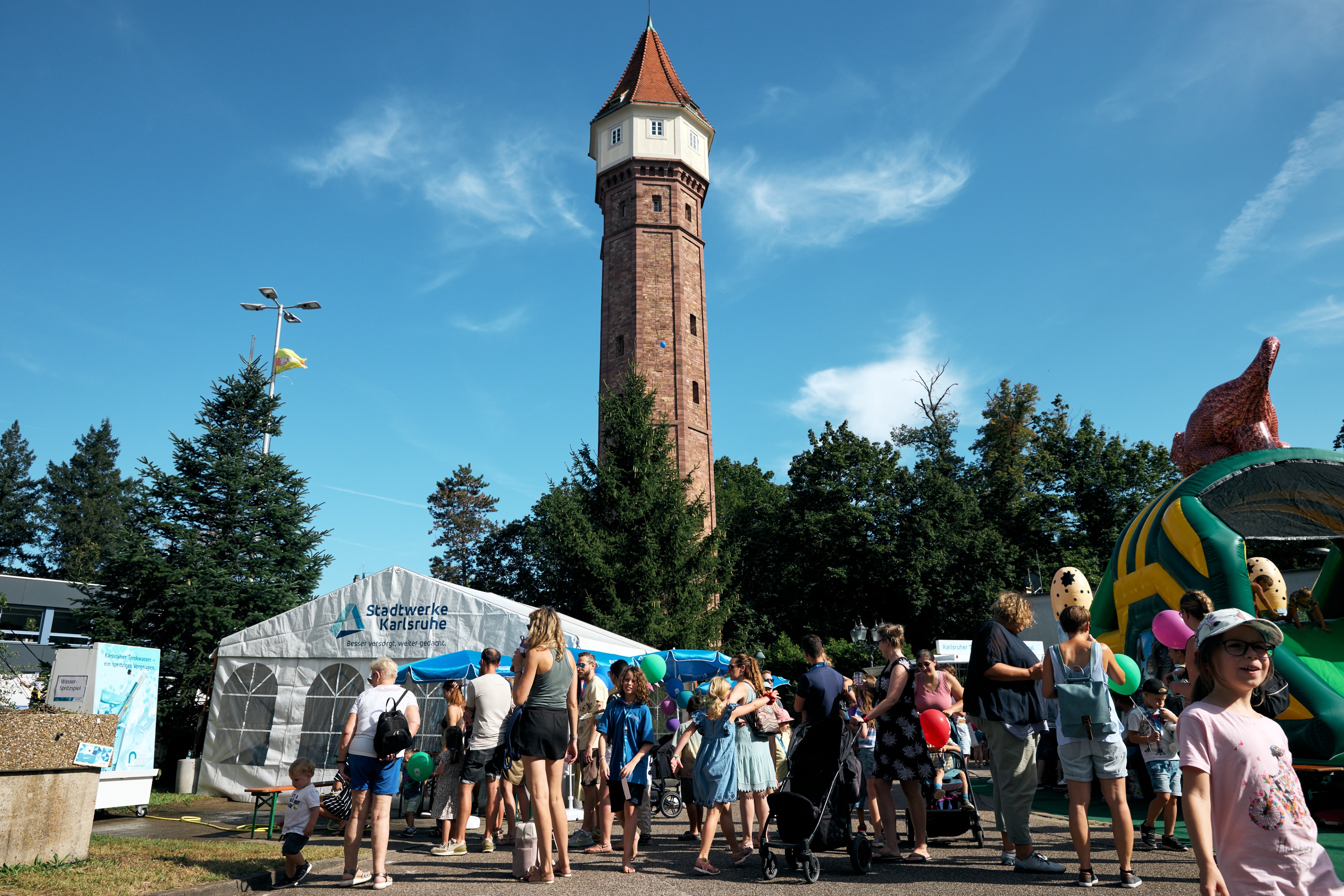 Zu sehen sind Kinder beim Ferienfest. Copyright: Stadtwerke Karlsruhe GmbH