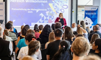 „Wasser ist Leben“: Stadtwerke zeichnen Gewinnerbilder des  37. Schüler-Malwettbewerbs aus