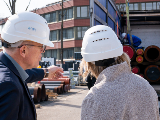 Stadtwerke Karlsruhe spenden Fernwärmerohre für ukrainische Partnerstadt Winnyzja